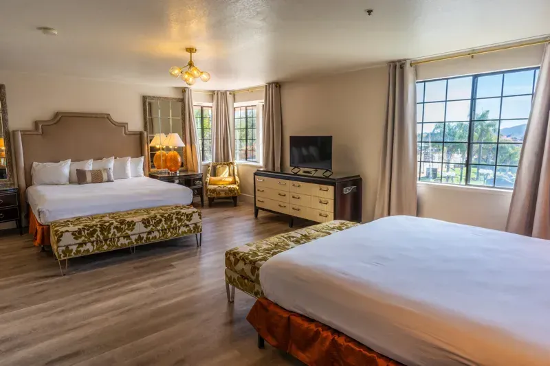 The Double King Studio Kitchen at the Sands Inn &amp; Suites